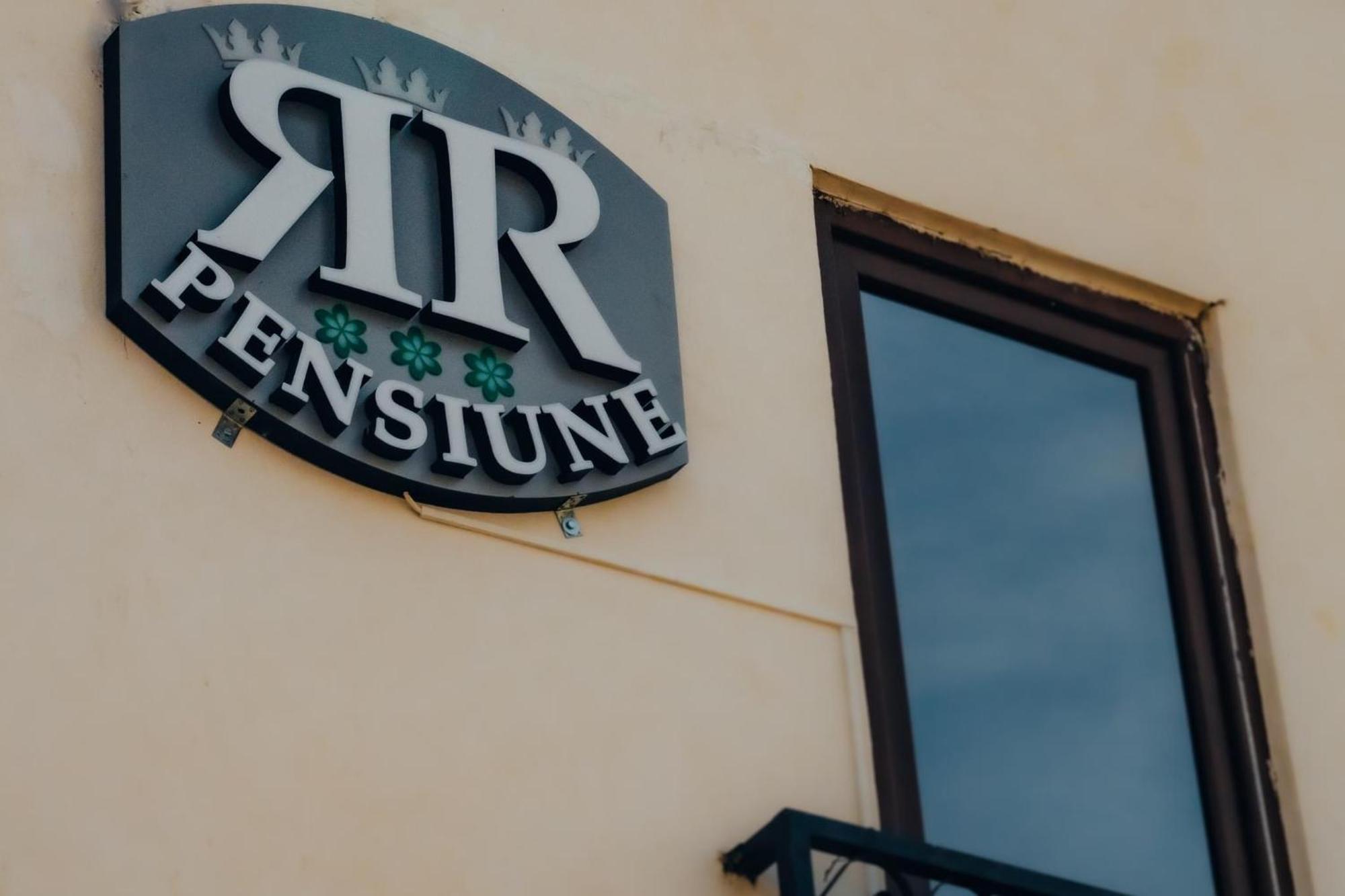Pensiunea R&R Bailesti Экстерьер фото