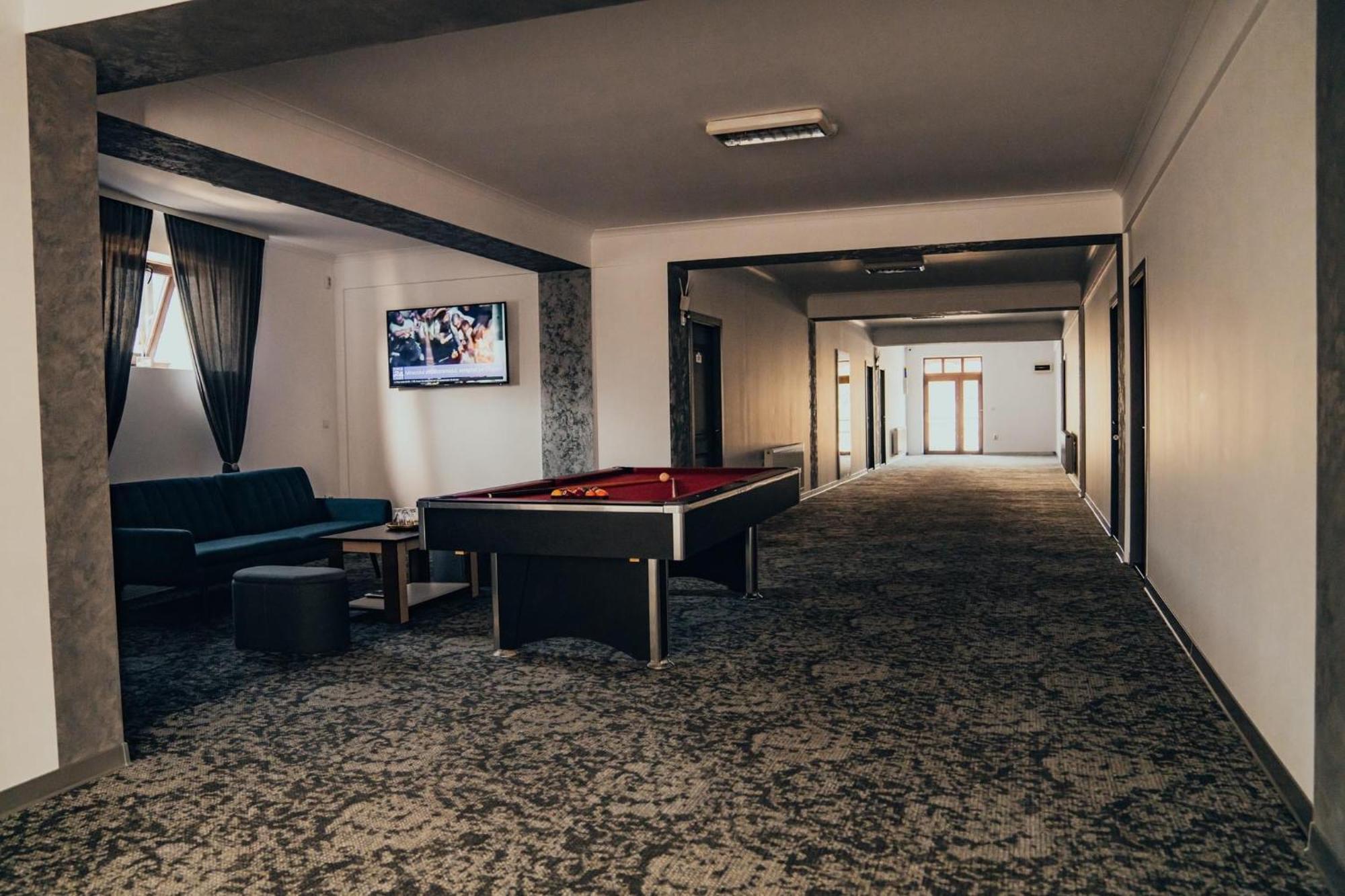 Pensiunea R&R Bailesti Экстерьер фото